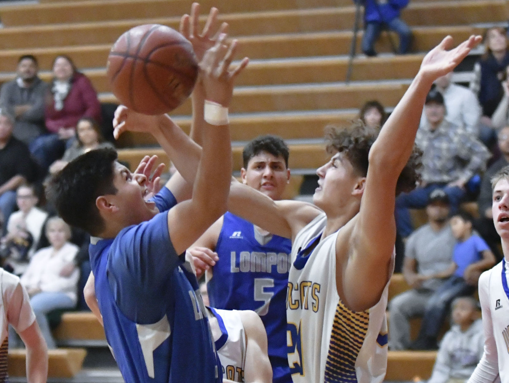 122718 Taft Lompoc b basketball 07.jpg